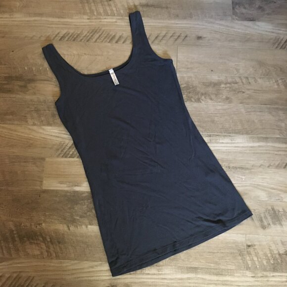 Gilmour Vancouver Soft Navy Blue Bamboo Rayon Tank Top - Picture 4 of 15